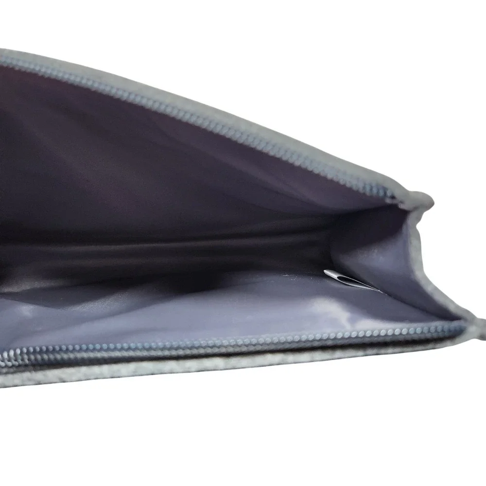 La Prairie‎ Felt and Faux Leather Cosmetic Clutch/Pouch Gray
